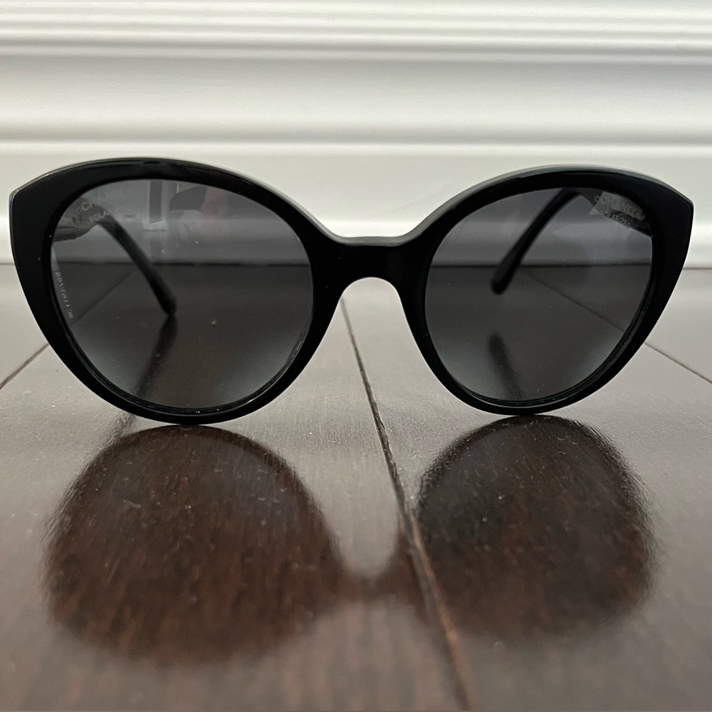 CHANEL Black Cat-Eye Sunglasses